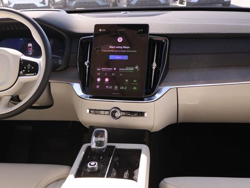 New 2026 Volvo XC90 T8 Ultra w/ Protection Package Premier AWD/4WD image 24