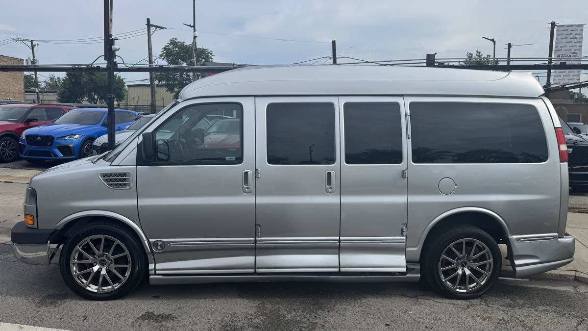 Used 2014 GMC Savana 1500 RWD image 4