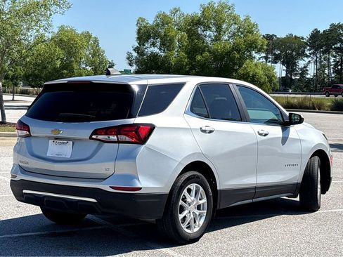 Used 2022 Chevrolet Equinox LT FWD image 18