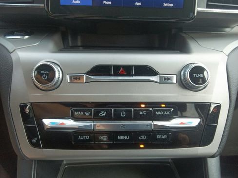 Used 2023 Ford Explorer XLT w/ Equipment Group 202A RWD image 26