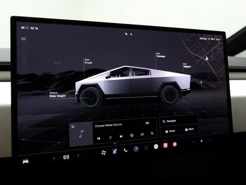 Used 2024 Tesla Cybertruck AWD Crew Cab image 28