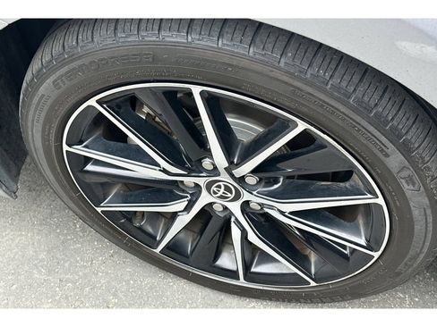 Used 2023 Toyota Camry SE FWD image 4