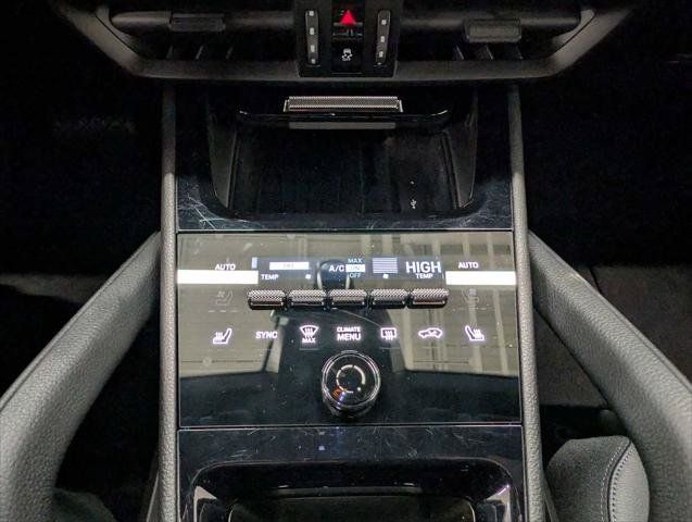 Used 2025 Porsche Cayenne AWD/4WD image 29