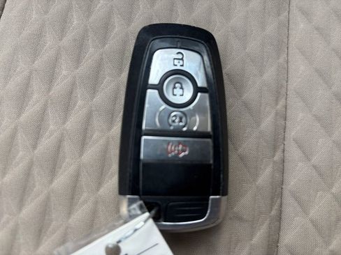 Used 2022 Ford Escape SE w/ Cold Weather Package image 18