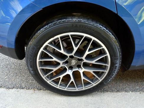 Used 2017 Porsche Macan S w/ Premium Package Plus image 29