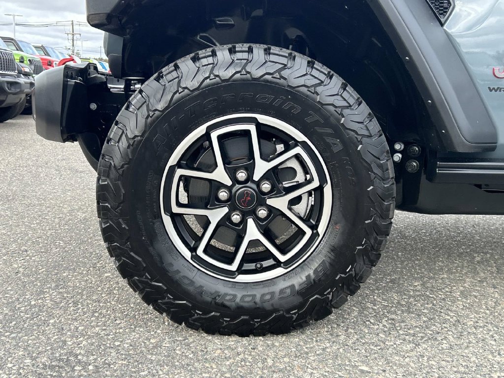 Certified 2026 Jeep Wrangler Unlimited Rubicon w/ Safety Group AWD/4WD image 9