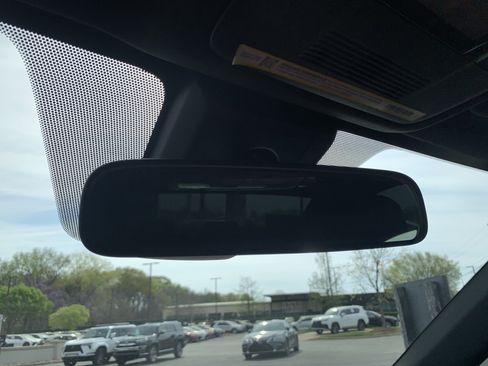 Certified 2025 Lexus IS 350 F Sport image 27