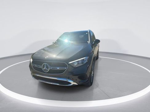 Used 2025 Mercedes-Benz GLC 300 image 3