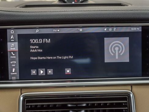 Used 2018 Porsche Panamera 4 image 17