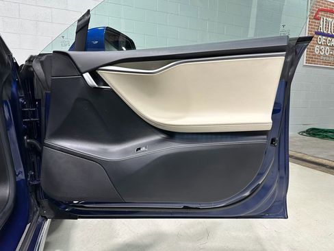 Used 2018 Tesla Model S 100D image 9