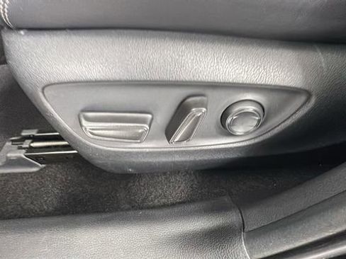 Used 2019 Toyota RAV4 XLE Premium image 11