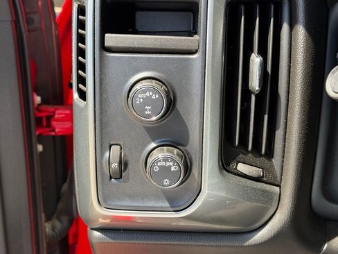 Used 2018 Chevrolet Silverado 1500 LT image 19