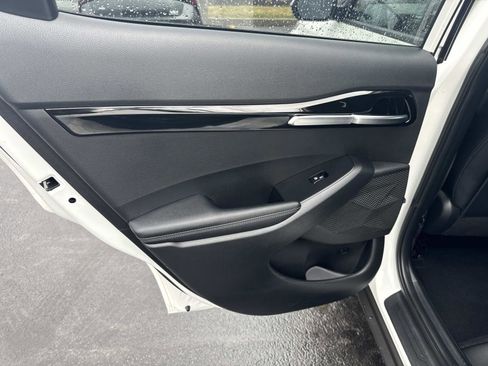 Used 2025 Kia Seltos S image 16