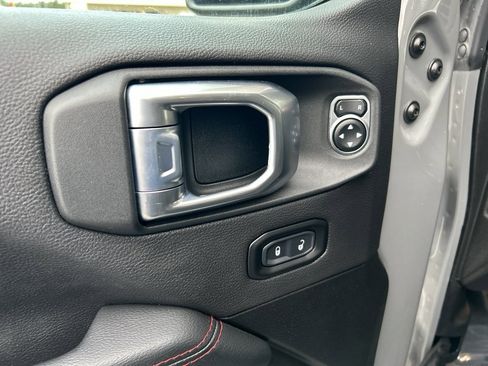 Used 2023 Jeep Wrangler Rubicon image 18