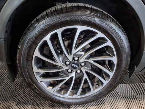 Used 2019 Lincoln Nautilus Reserve image 9