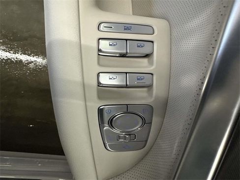 Used 2025 Genesis G70 3.3T Advanced image 20