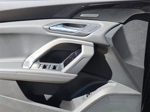 New 2025 Audi Q5 Prestige image 18