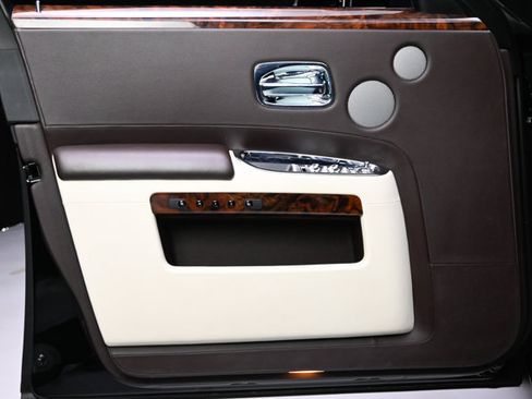 Used 2012 Rolls-Royce Ghost RWD image 52