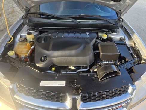 Used 2011 Dodge Avenger Heat image 15