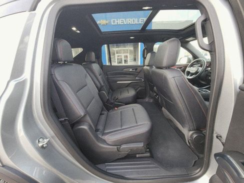 Used 2025 Chevrolet Traverse Z71 image 17