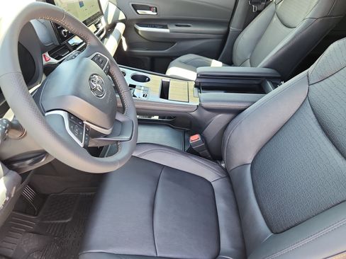 New 2026 Toyota Sienna XLE Woodland Edition AWD/4WD image 9