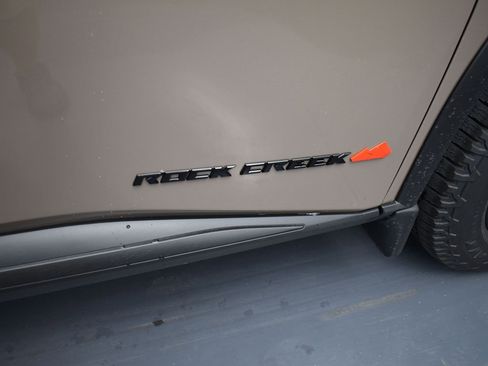 Certified 2025 Nissan Rogue SV image 5