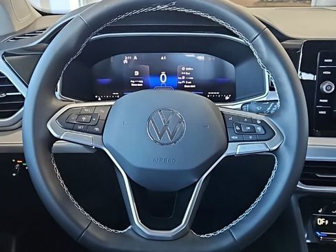 New 2026 Volkswagen Taos SE AWD/4WD image 33