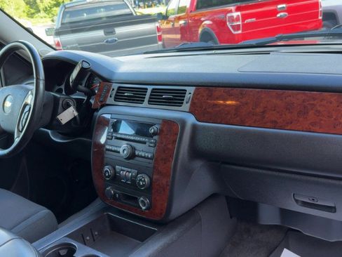 Used 2012 Chevrolet Avalanche LS w/ All-Star Edition AWD/4WD image 15