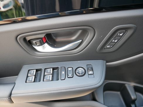 Used 2025 Honda Pilot EX-L image 20