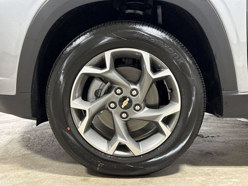 New 2026 Chevrolet Trax LT w/ LT Convenience Package FWD image 26