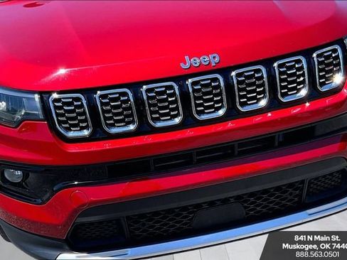 Used 2025 Jeep Compass Limited AWD/4WD image 33