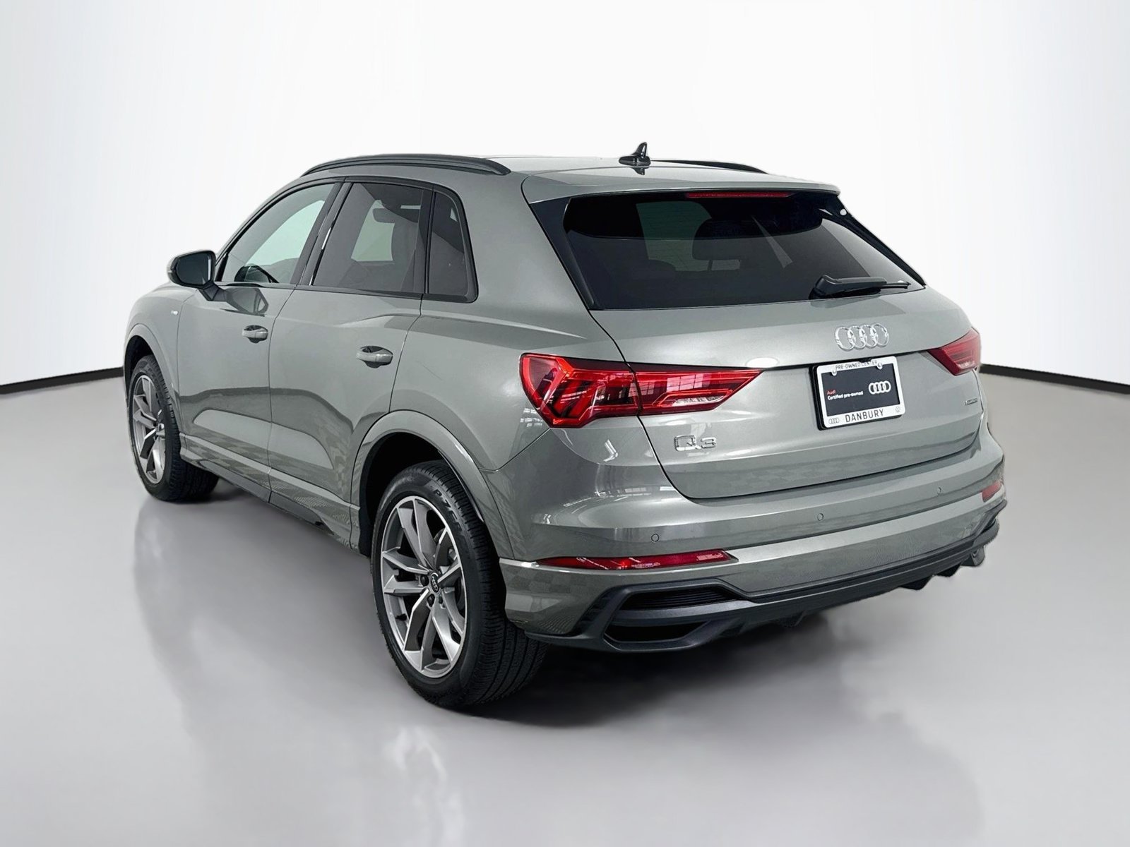 Certified 2024 Audi Q3 2.0T Premium Plus AWD/4WD image 3