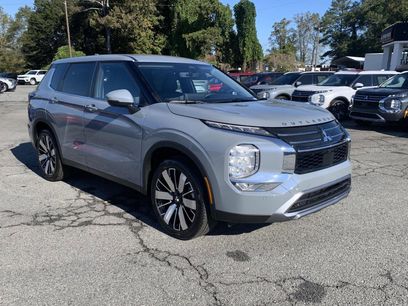 New 2025 Mitsubishi Outlander SE
