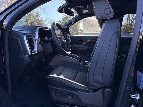 New 2026 GMC Canyon Denali image 13