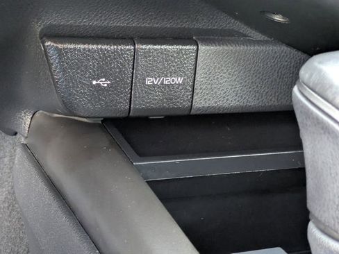 Used 2024 Toyota Camry SE image 17