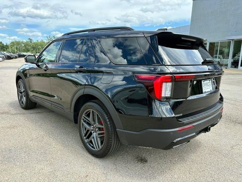 Used 2026 Ford Explorer ST-Line w/ ST-Line Street Pack AWD/4WD image 5
