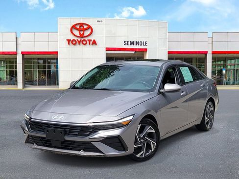 Used 2025 Hyundai Elantra SEL FWD image 1