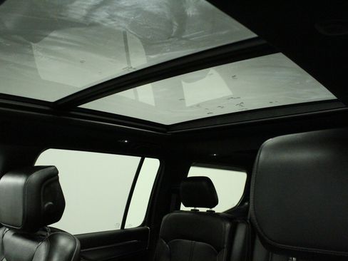 Used 2024 Jeep Wagoneer Series II RWD image 59
