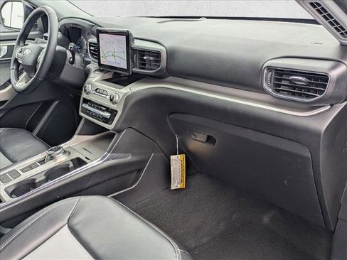 Used 2022 Ford Explorer XLT w/ Equipment Group 202A image 23