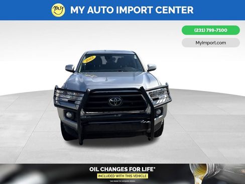 Used 2022 Toyota Tacoma SR5 AWD/4WD image 2