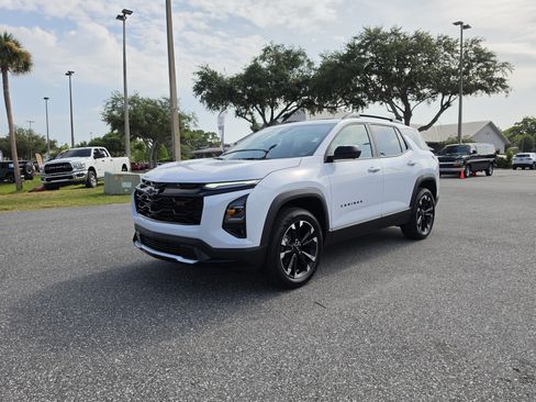 New 2026 Chevrolet Equinox RS w/ Convenience Package III FWD image 11