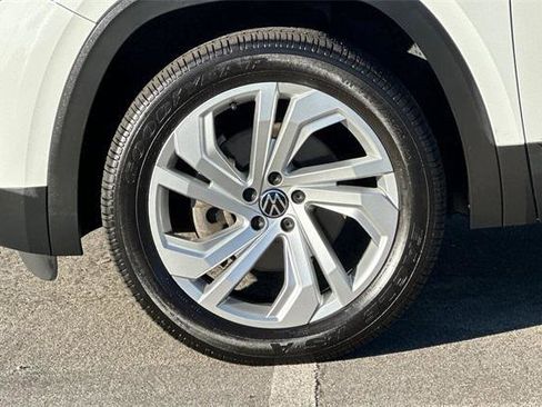 Used 2020 Volkswagen Atlas Cross Sport SEL image 27