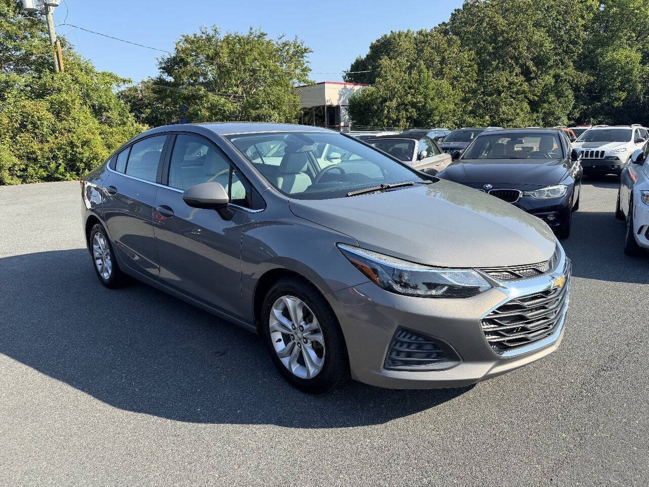 Used 2019 Chevrolet Cruze LT FWD image 3