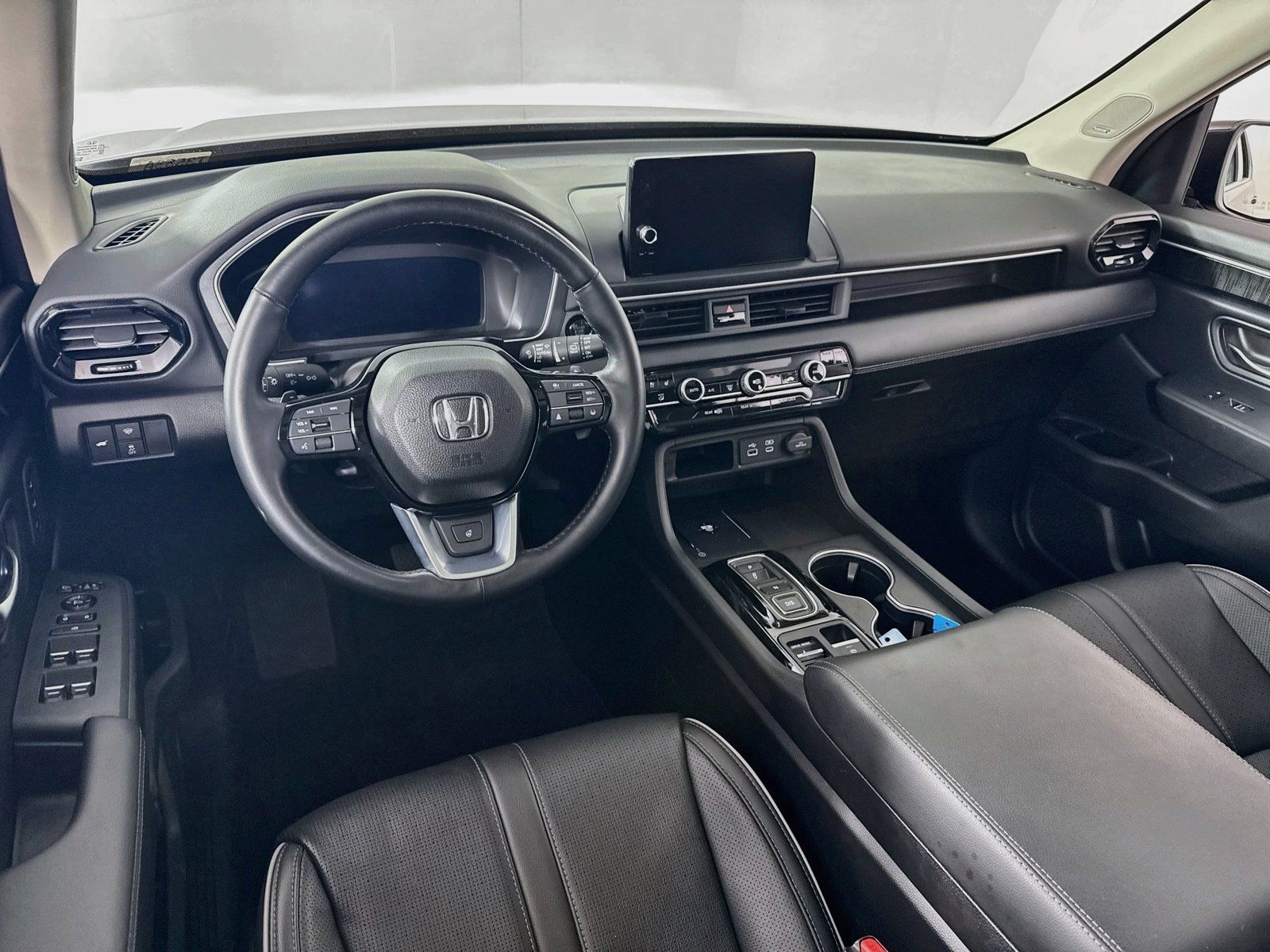 Used 2025 Honda Pilot Elite image 19