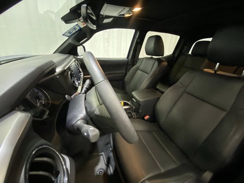 Certified 2023 Toyota Tacoma Limited w/ Black Out Package (TMS) image 10