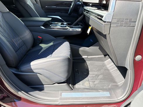 New 2026 Cadillac Escalade IQ Sport 1 w/ LPO, Floor Liner Package image 34