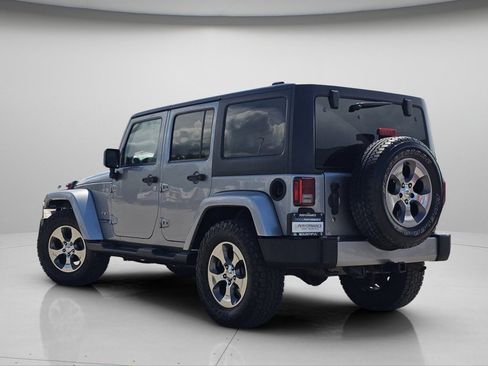 Used 2018 Jeep Wrangler Unlimited Sahara AWD/4WD image 19