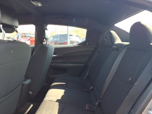 Used 2014 Dodge Avenger SE FWD image 9