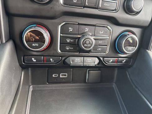 Used 2022 Chevrolet Tahoe RST w/ Luxury Package image 18