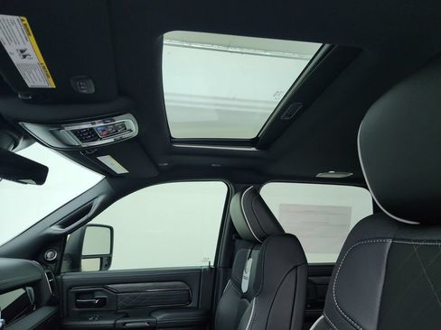 New 2026 RAM 2500 Limited AWD/4WD image 13